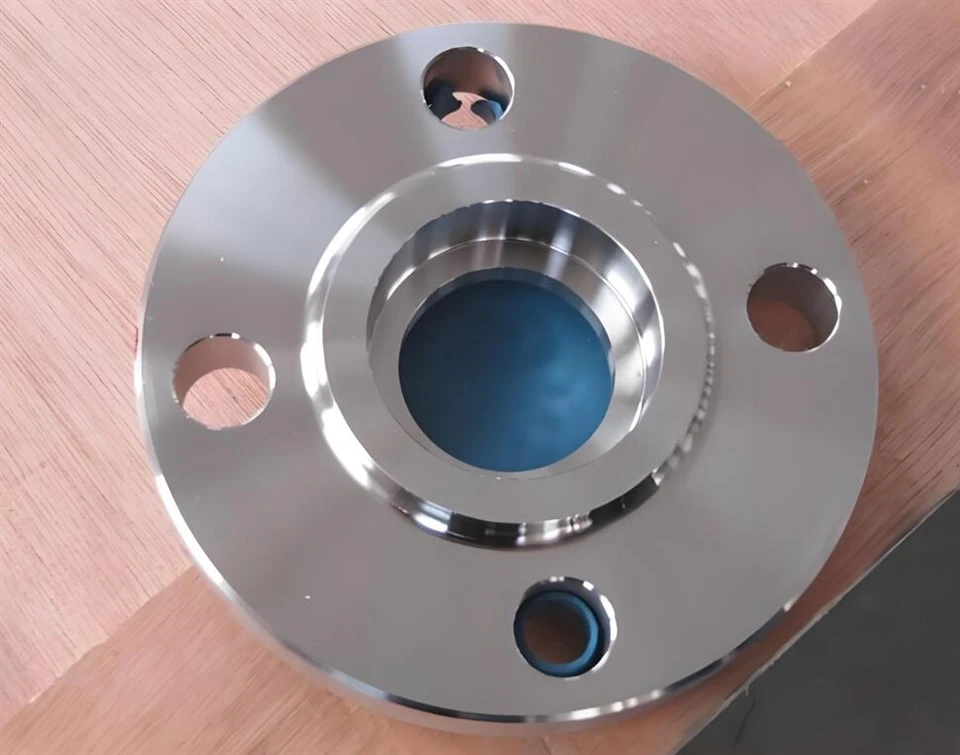 Vách bằng thép carbon