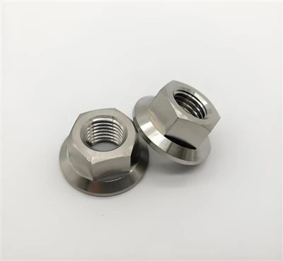 Rèn các loại hạt lít titan giả mạo