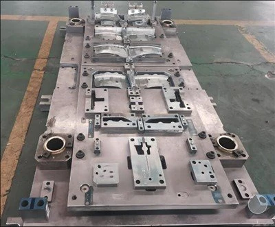 Tấm kim loại dập chết